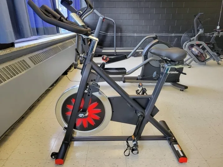 Cardio bikes at DQ Ottawa fitness center