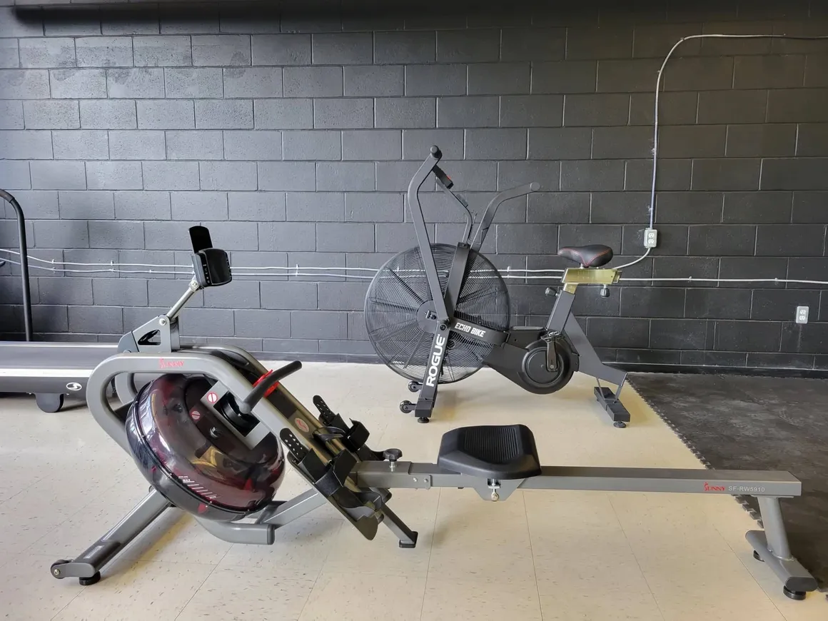 Workout machines at DQ Ottawa fitness center