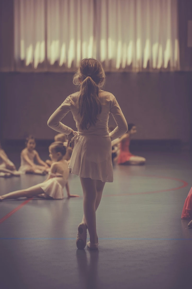 Young kid in ballet lessons